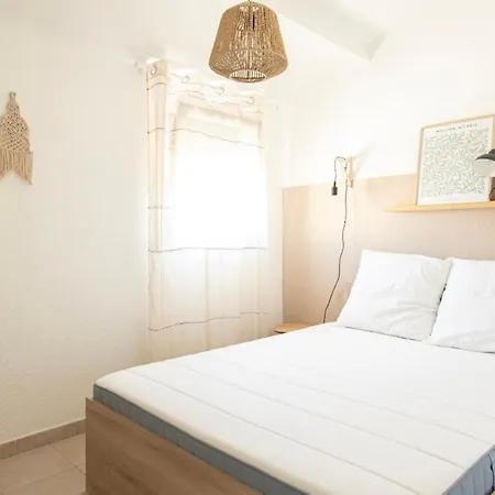 Charming House With Terrace In A Quiet Location Le Grau-du-Roi