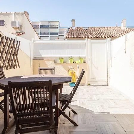 Charming House With Terrace In A Quiet Location Daire